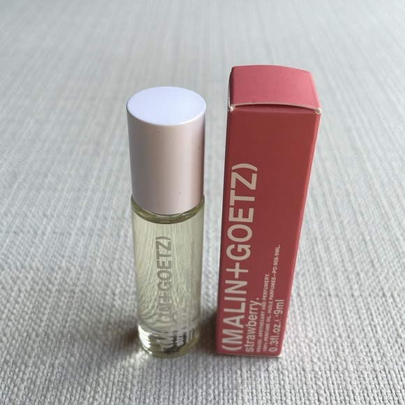 MALIN+GOETZ Strawberry fragrance Oil - Picture 1 of 11